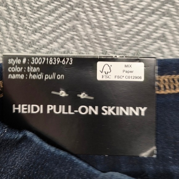 Nine West Heidi Pull On Skinny Jeans Women's Size 4 Dark Wash Yoga Stretch - Picture 5 of 11